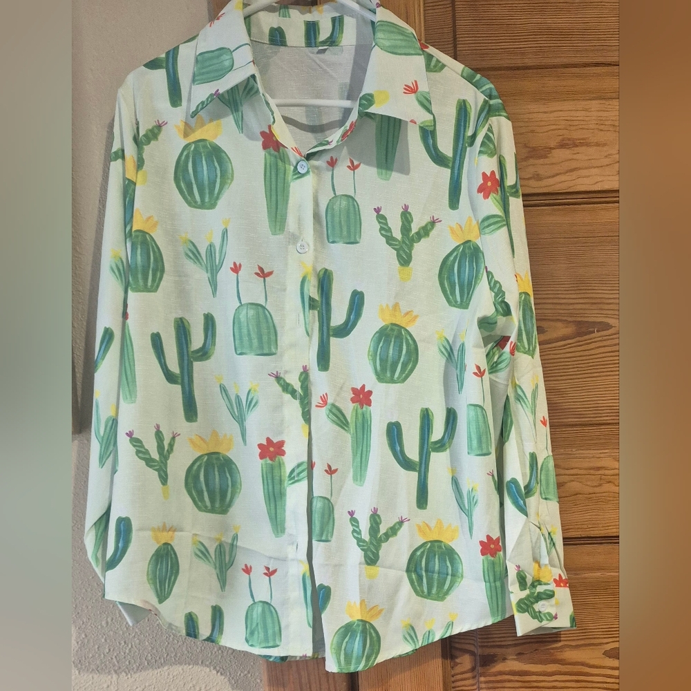 Women's 1X Cactus Succulent Printed Long Sleeve Collar Button Up Shirt w/Collar